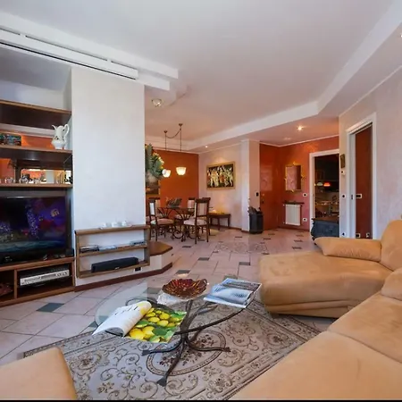 Apartmán Lo Specchio Sul - The House Of Travelers Como