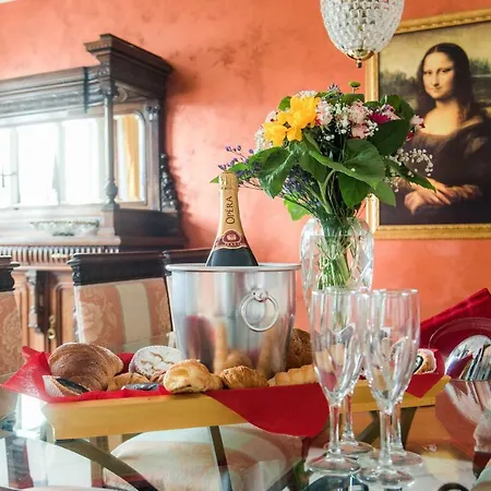 Lo Specchio Sul - The House Of Travelers Apartment