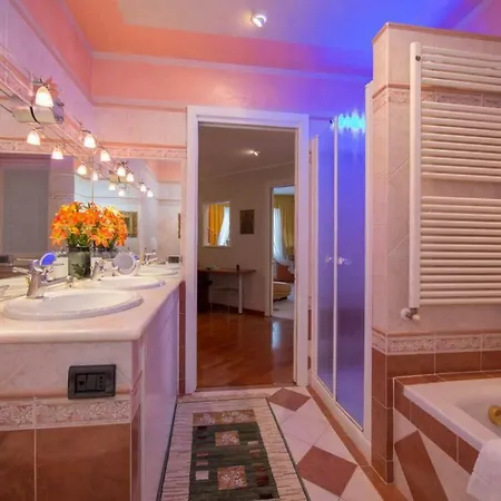 Lägenhet Lo Specchio Sul - The House Of Travelers *