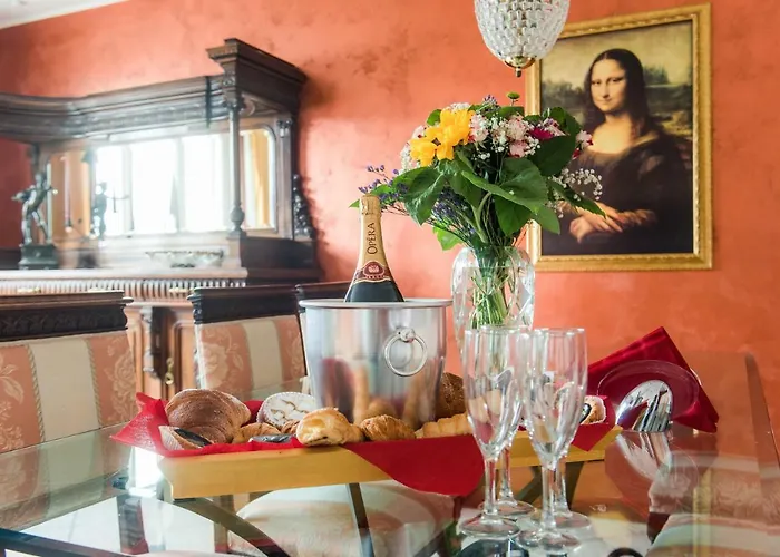 Lo Specchio Sul - The House Of Travelers شقة