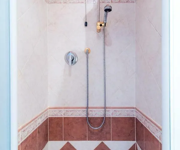 Lo Specchio Sul - The House Of Travelers * كومو