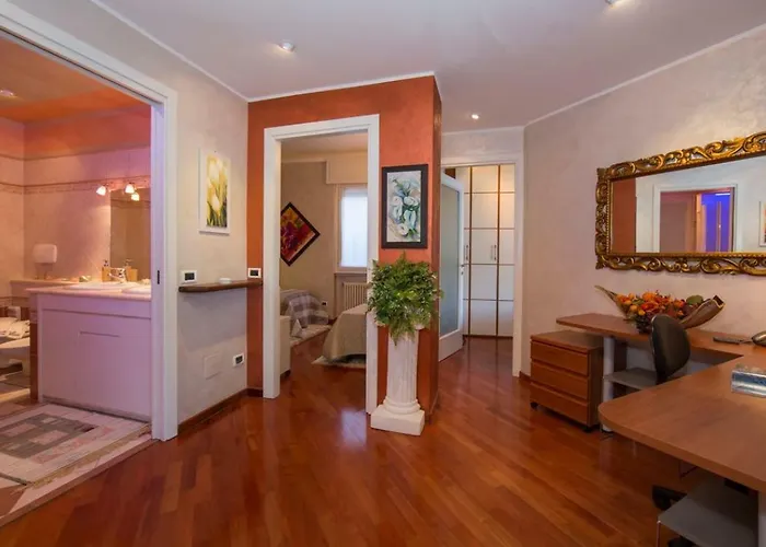 Lo Specchio Sul - The House Of Travelers Como