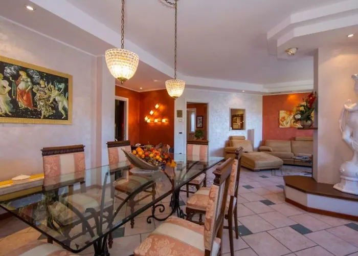 Lo Specchio Sul - The House Of Travelers